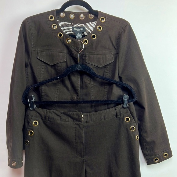 Focus 2000 Petite brown color suit size 12 - Picture 11 of 12